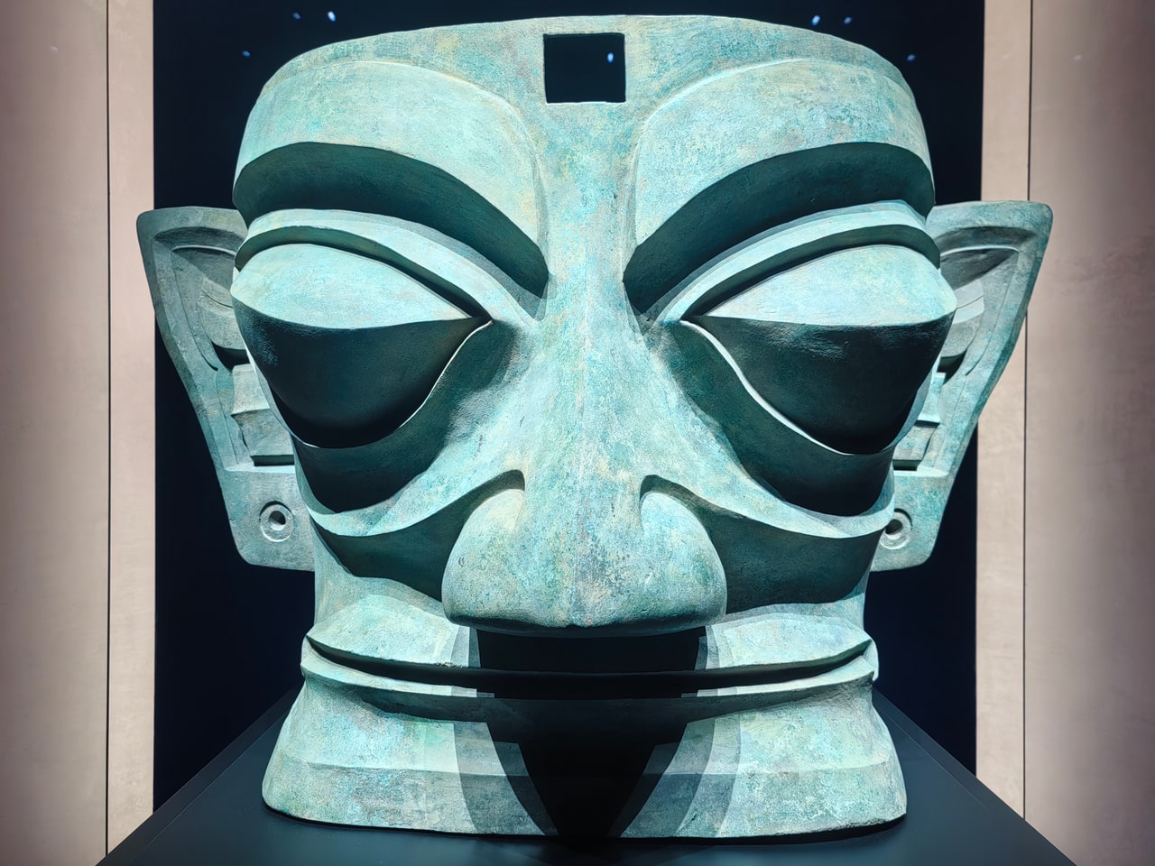 A bronze mask displayed at Sanxingdui Museum
